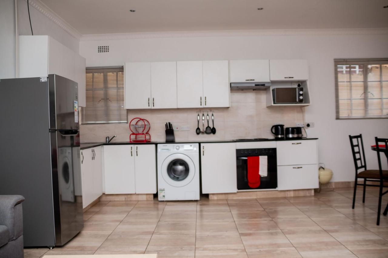 Crystal Apartments Lilongwe Bagian luar foto